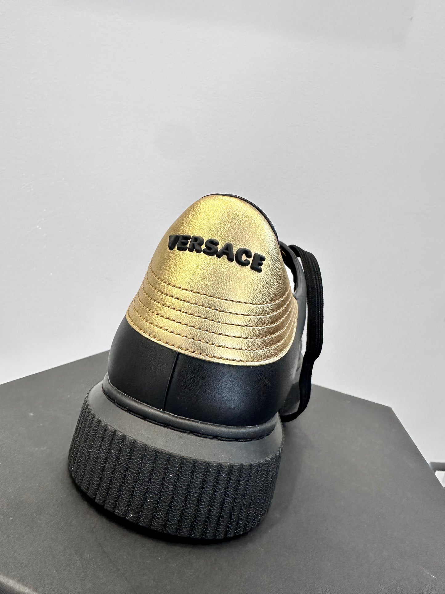 Sneaker Versace modello medusa
