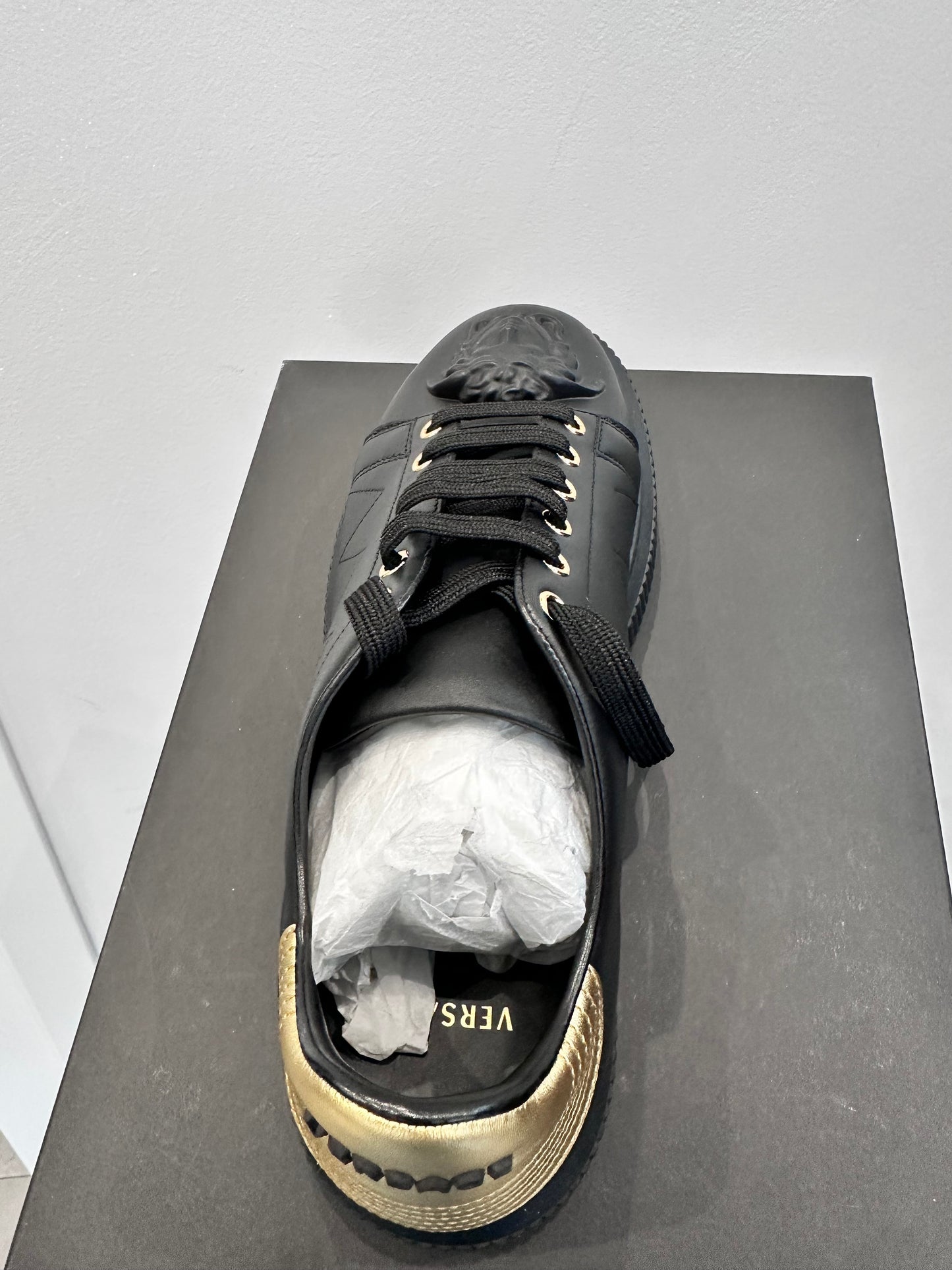 Sneaker Versace modello medusa