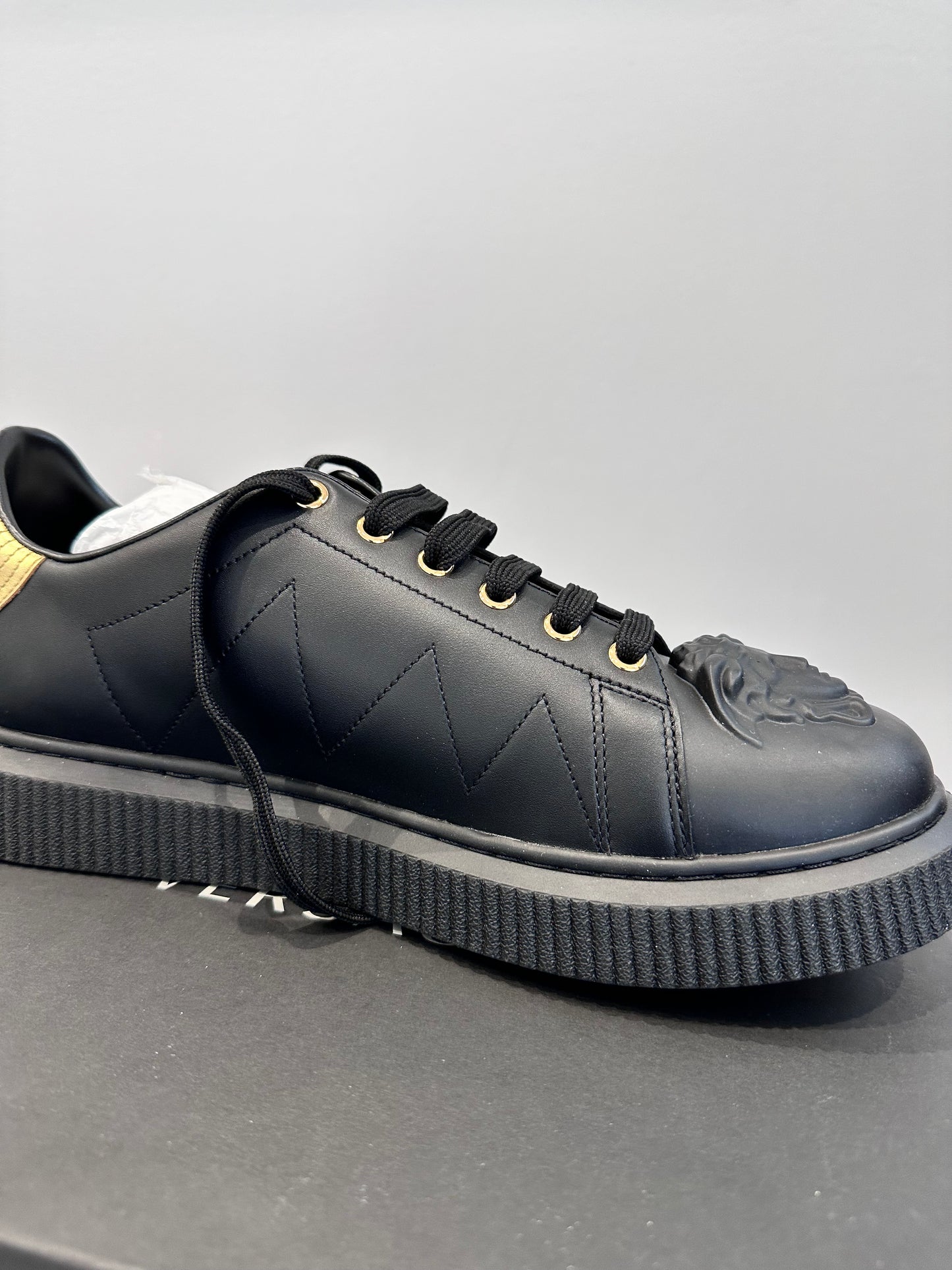 Sneaker Versace modello medusa